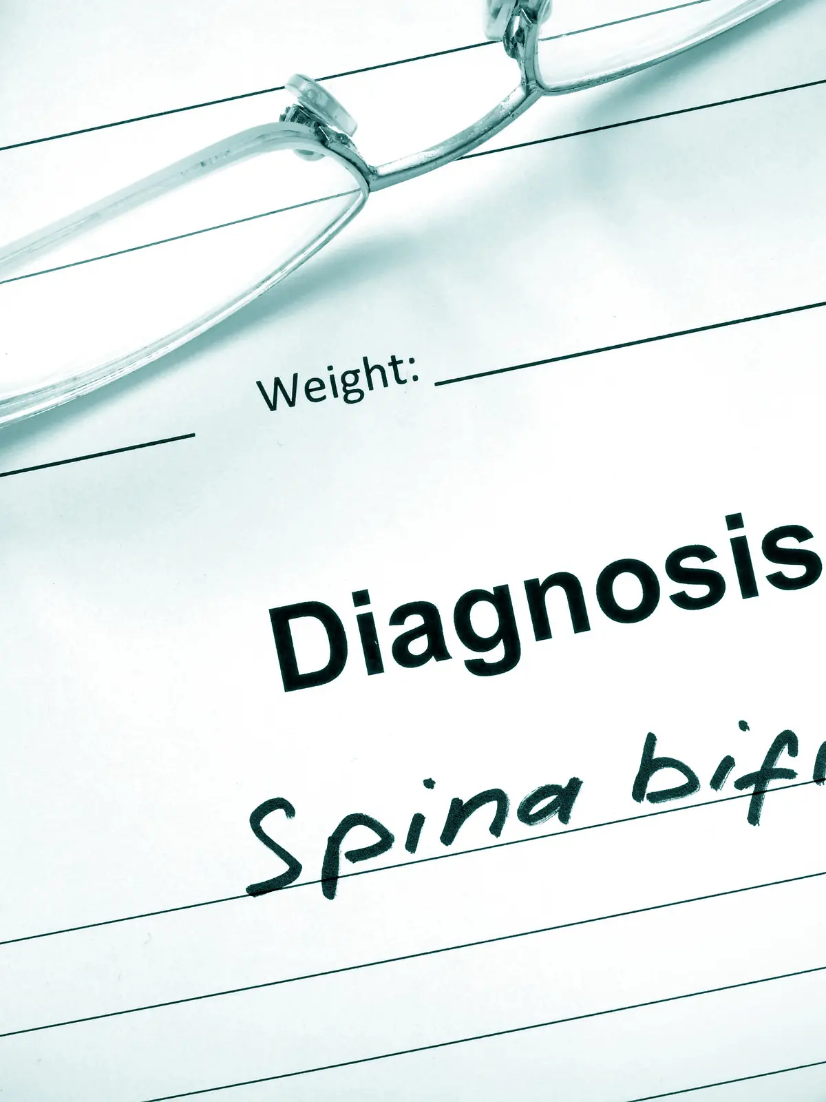 Blatt mit der Diagnose Spina bifida