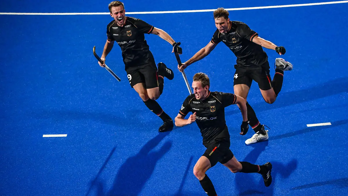 Feldhockey WM, Australien - Deutschland Germany s players and German Niklas Wellen celebrates after scoring during a game between Australia and Germany, a semi-final match at the 2023 Men s FIH Hockey World Cup in Bhubaneswar, India, Friday 27 January 2023. DIRKxWAEM PUBLICATIONxNOTxINxBELxFRAxNED x58815869x