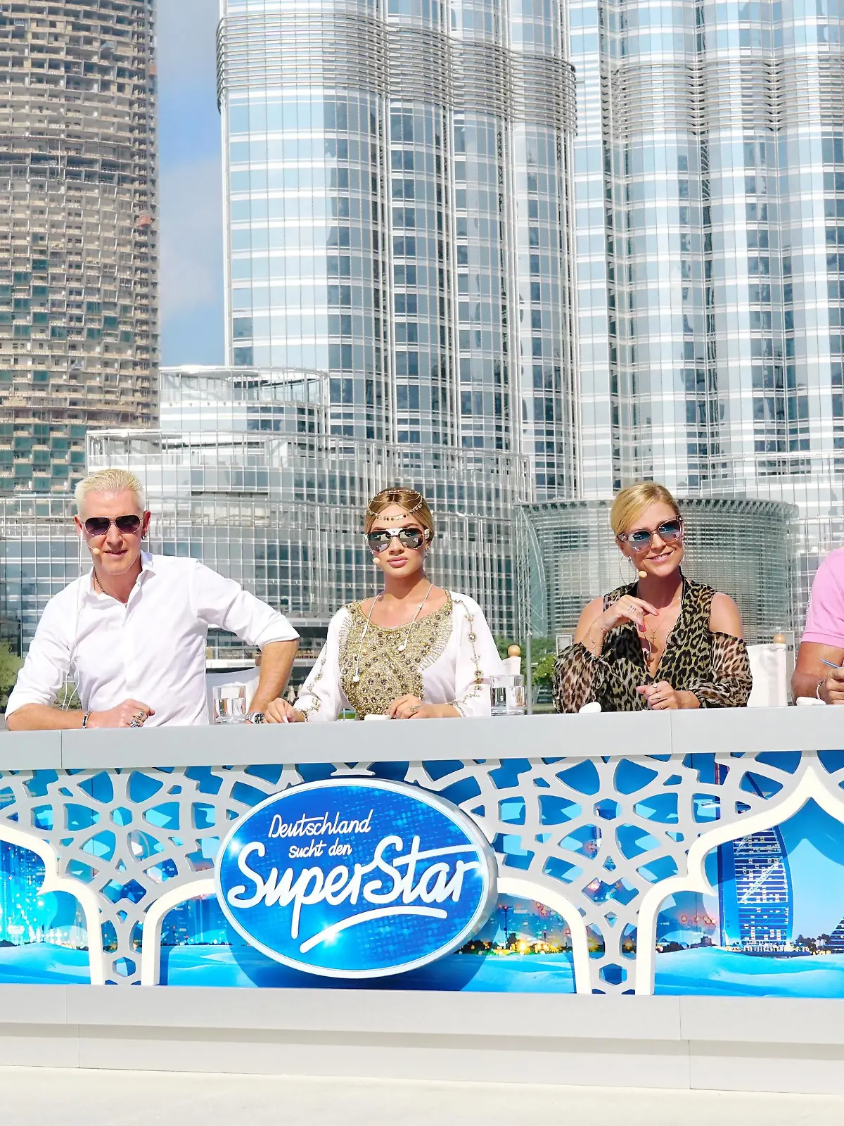 Die Jury von DSDS 2017, H.P. Baxxter, Shirin David, Michelle und Dieter Bohlen, suchen in Dubai beim härtesten DSDS-Recall aller Zeiten die Kandidaten für die großen Live-Mottoshows.