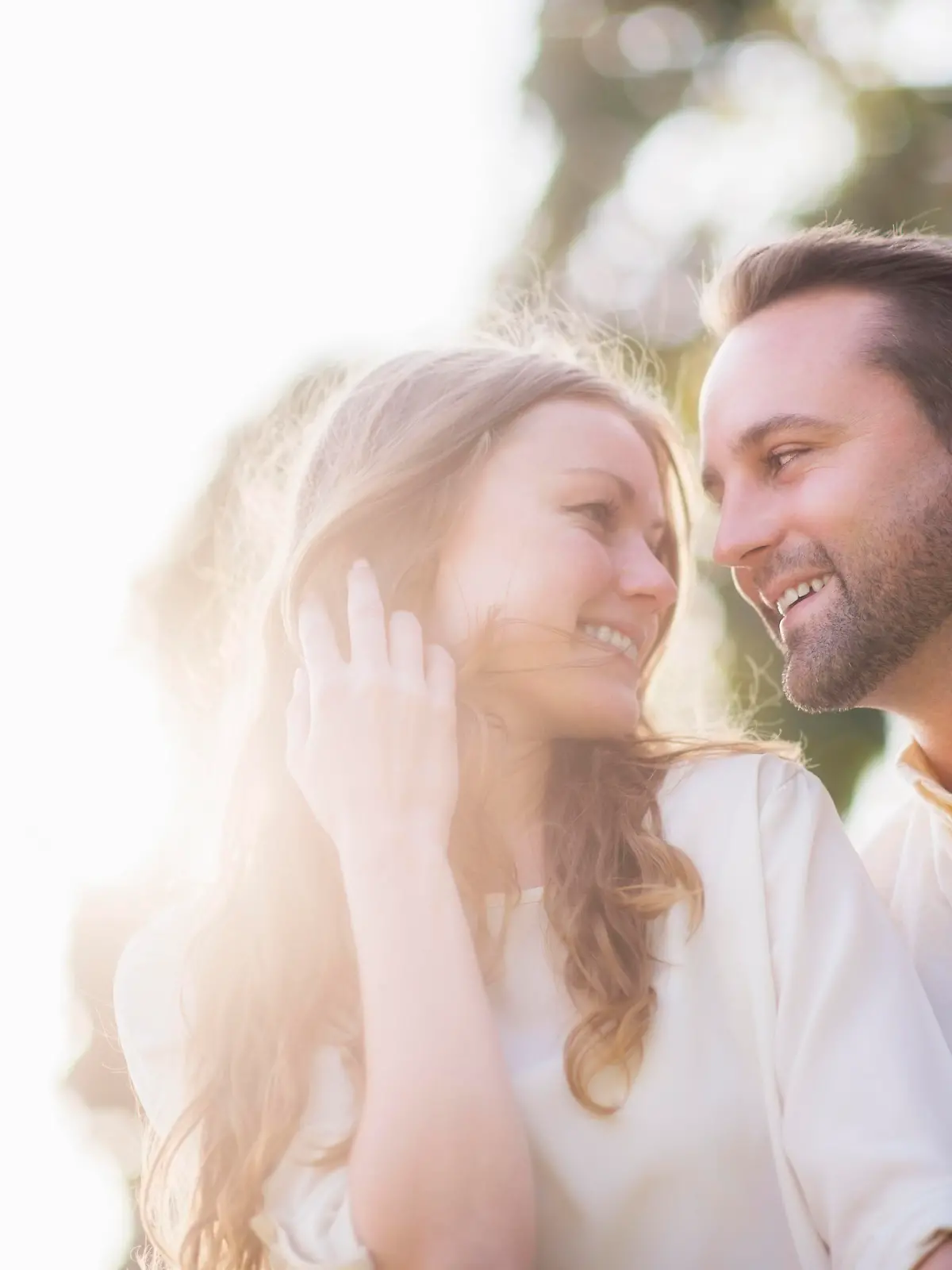 Portrait of flirting couple, Bildnis des flirtenden Paares Keine Weitergabe an Drittverwerter.