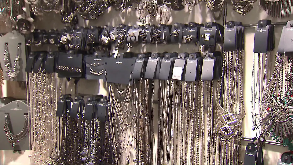 Verbraucherschützer warnen: Vorsicht bei Modeschmuck Unechter Schmuck enthält vermehrt Schwermetalle