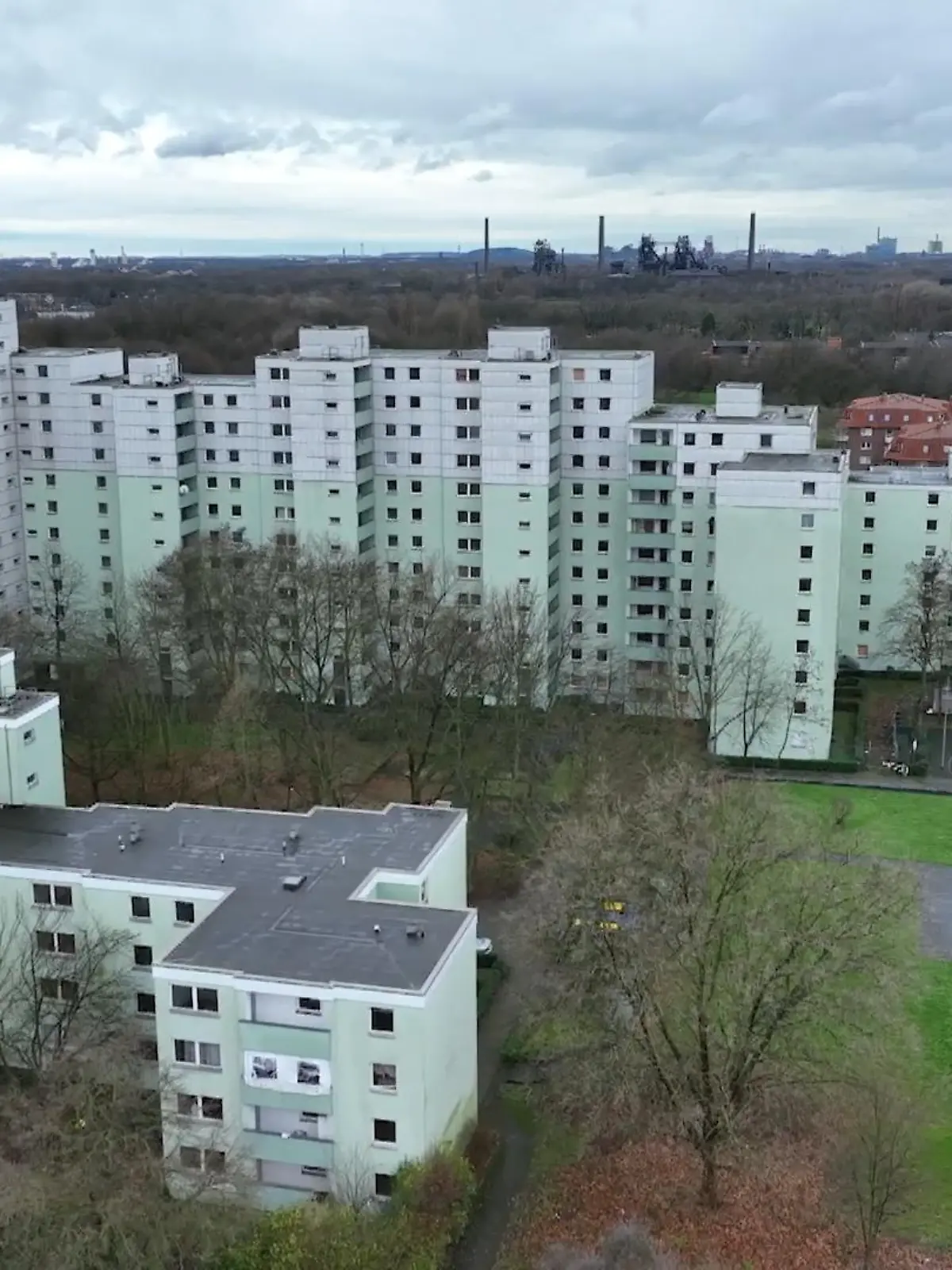 Im dritten und letzten Teil unserer Reportage um das Unternehmen belvona geht es nach Duisburg. Ein Mann kann dort seit drei Jahren nicht mehr in seiner Wohnung leben. Wer ist für diese Situation verantwortlich?