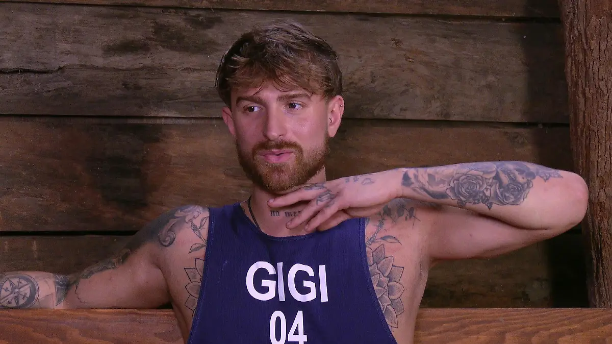 ACHTUNG: SPERRFRIST FÜR ALLE MEDIEN BIS DONNERSTAG, 26.01.2023, 23:45 UHR !!! Tag 14 im Camp. Gigi Birofio hat sich schließlich halbherzig bei Claudia entschuldigt. "Da kam ein Emotionen-Schuss bei mir auf einmal raus", erklärt er im Dschungeltelefon sein Verhalten. "Ich habe es nicht verstanden, warum ein Mensch gehen musste, der eine der realsten Personen im Reality ist. Cecilia hätte alles gegeben. Sie hätte sich einen Finger abgeschnitten, um die Krone mit nach Hause zu nehmen. Und hier sind Menschen, die nicht einmal Bock haben, hier zu sein!"
Die Verwendung des sendungsbezogenen Materials ist nur mit dem Hinweis und Verlinkung auf RTL+ gestattet.
