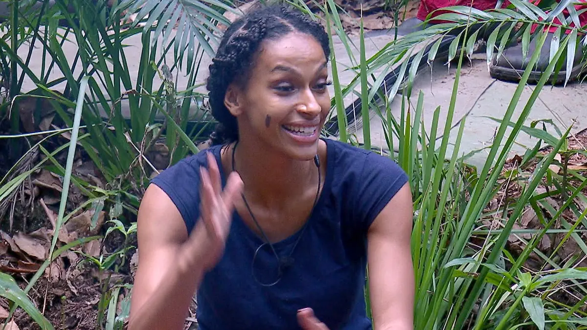 SPERRFRIST FÜR ALLE MEDIEN BIS DIENSTAG, 24.01.2023, 23:45 UHR !!! Tag 12 im Camp. Jetzt wird gelästert. Cecilia Asoro kommt auf den abwesenden Cosimo zu sprechen: "Ich finde, am Anfang war bei ihm ganz viel aufgesetzt. Er hat das Herz am rechten Fleck, aber manchmal provoziert er einfach."

Die Verwendung des sendungsbezogenen Materials ist nur mit dem Hinweis und Verlinkung auf RTL+ gestattet.