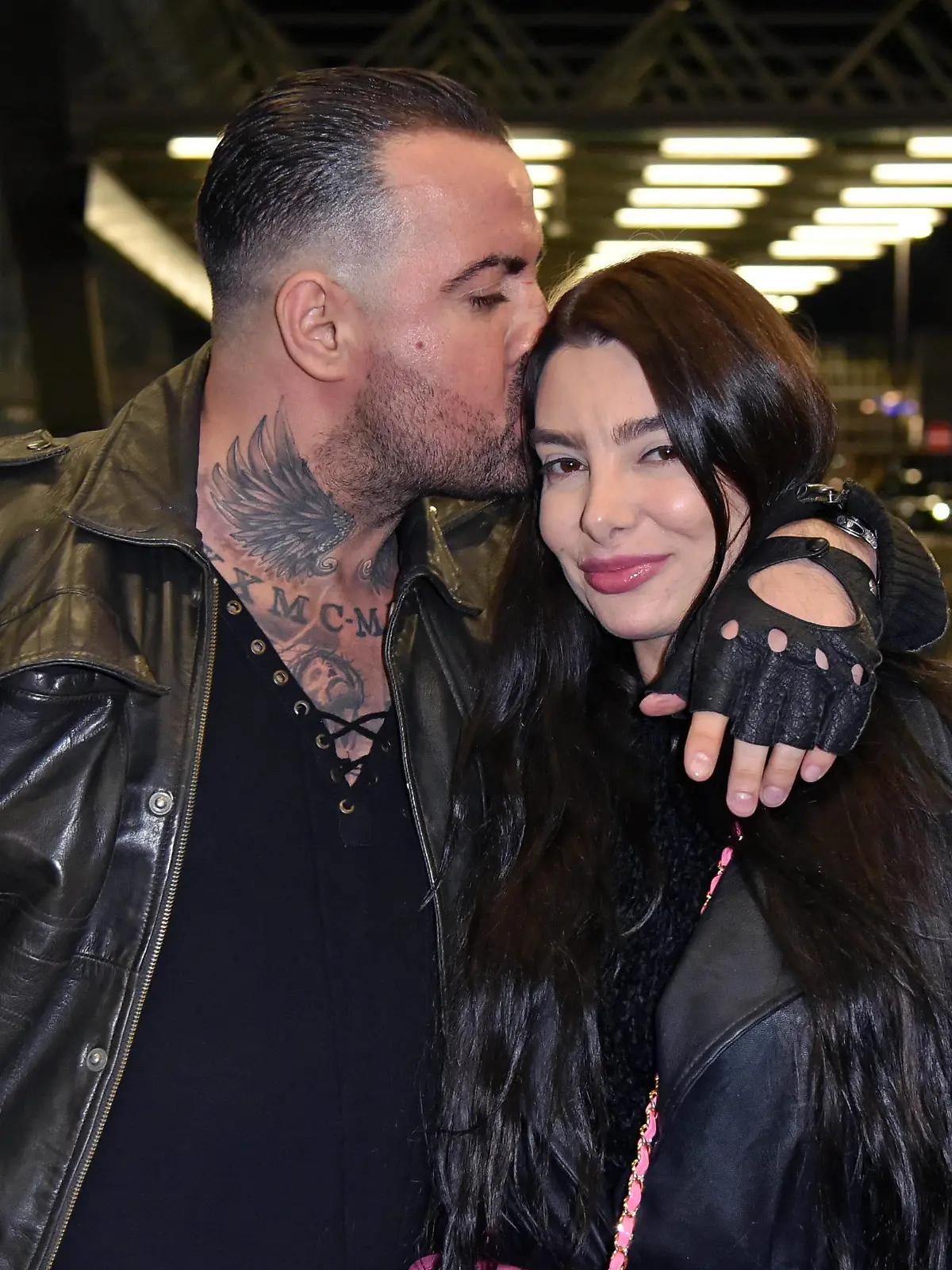 Cosimo Citiolo und Freundin Nathalie Gaus beim Abflug der ICH BIN EIN STAR - HOLT MICH HIER RAUS Dschungelcamp-Kandidaten nach Australien am Frankfurt International Airport in Frankfurt am Main am 01.01.2023 *** Cosimo Citiolo and girlfriend Nathalie Gaus at the departure of the I AM A STAR GET ME OUT OF HERE jungle camp candidates to Australia at Frankfurt International Airport in Frankfurt am Main on 01 01 2023 