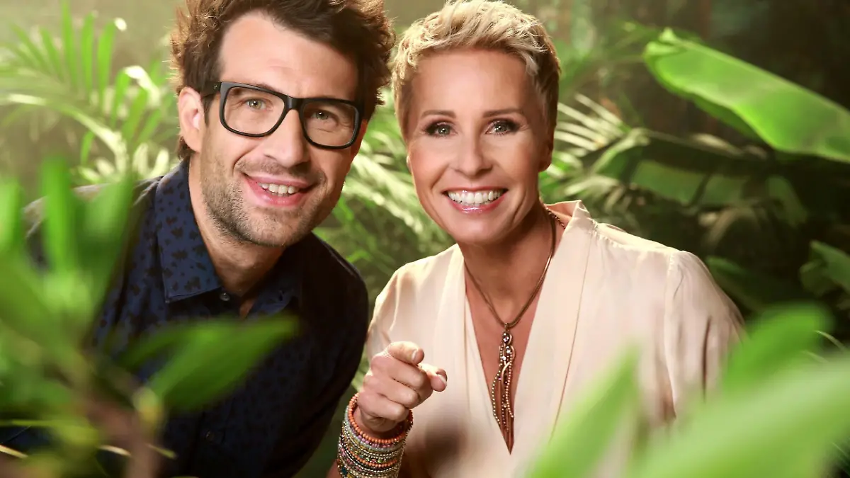 Gewohnt bissig präsentiert das Moderatorenduo Sonja Zietlow und Daniel Hartwich das Dschungelcamp täglich live aus dem australischen Urwald.