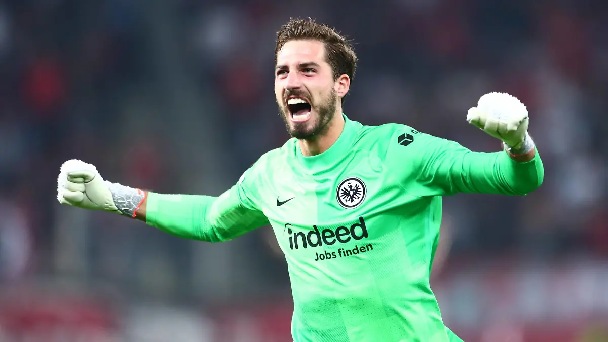 Sport Themen der Woche KW44 UEFA Europa League Saison 2021-2022 Georgios Karaiskakis Stadion Piräus, 04.11.2021 Olympiakos Piräus - Eintracht Frankfurt 1:2 Eintracht Frankfurt Torwart Kevin Trapp jubelt Olympiakos Piräus - Eintracht Frankfurt *** UEFA Europa League 2021 2022 season Georgios Karaiskakis Stadium Piraeus, 04 11 2021 Olympiakos Piraeus Eintracht Frankfurt 1 2 Eintracht Frankfurt goalkeeper Kevin Trapp cheers Olympiakos Piraeus Eintracht Frankfurt PUBLICATIONxNOTxINxGRE ANE5418957