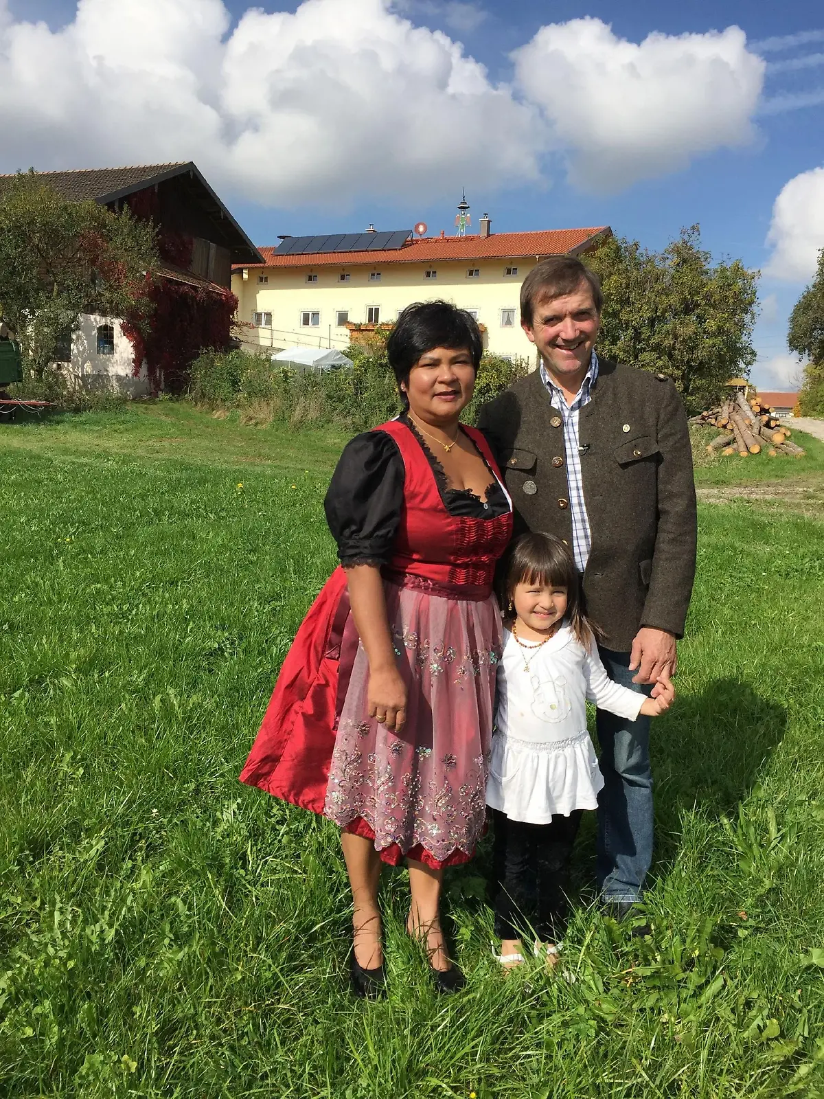 Josef und Narumol mit ihrer Tochter Jorafina (4)