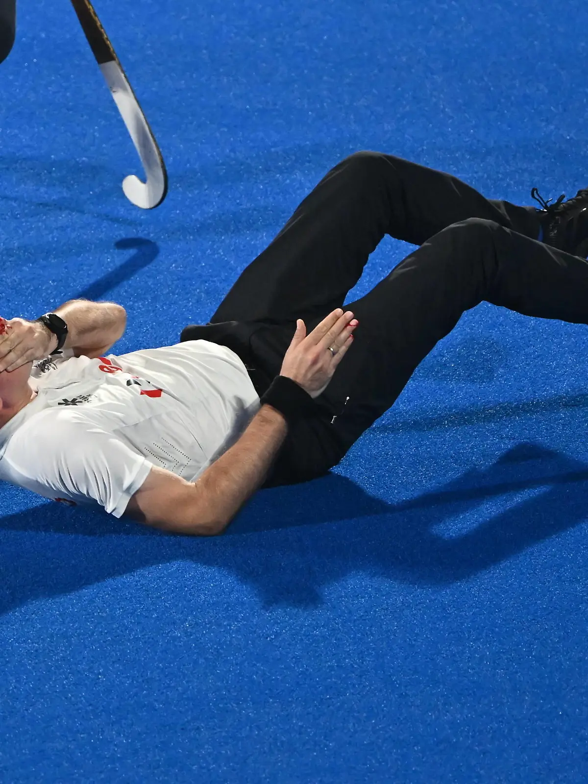 Sport Bilder des Tages Referee Ben Goentgen is injured after getting hit in the face by a ball, during a hockey game between the Netherlands and the Republic of Korea, in the quarterfinal of the 2023 Men s FIH Hockey World Cup in Bhubaneswar, India, Wednesday 25 January 2023. DIRKxWAEM PUBLICATIONxNOTxINxBELxFRAxNED x58748475x