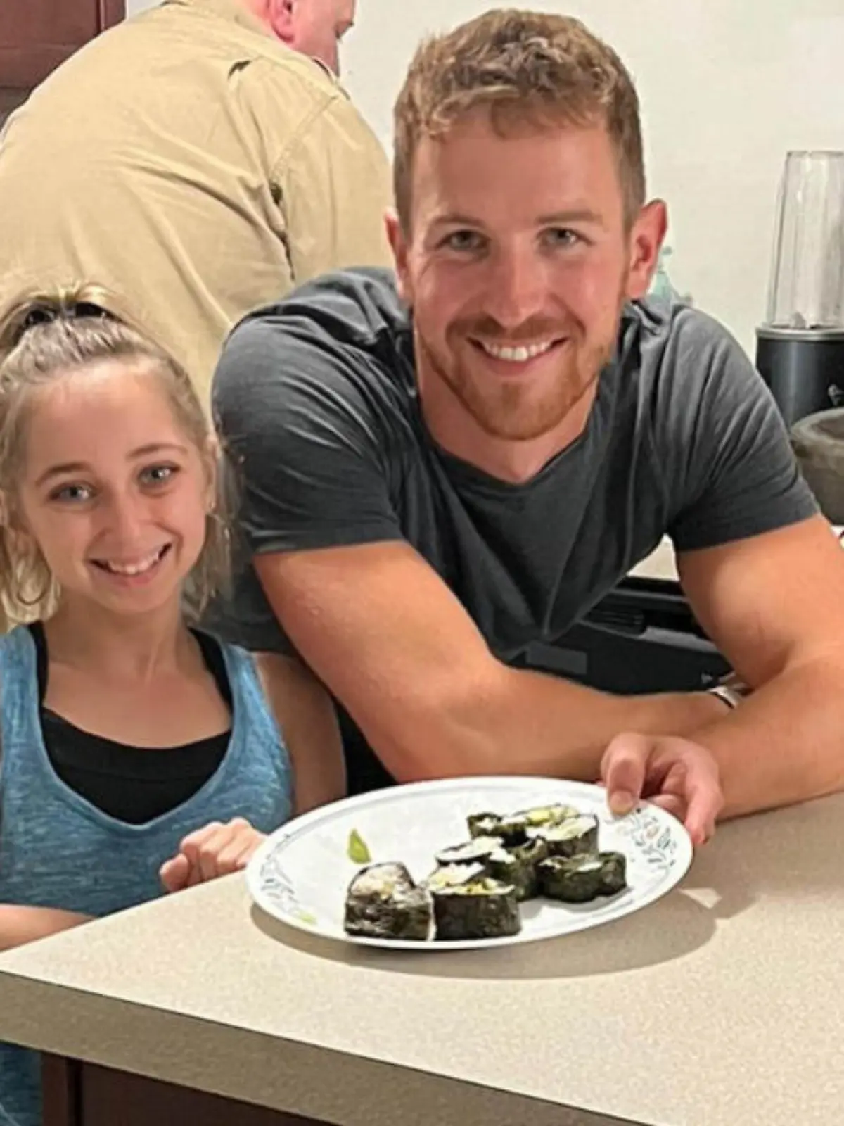 Shauna Rae (22) und ihr Partner Dan Swygart (26) bei einem gemeinsamen Essen.