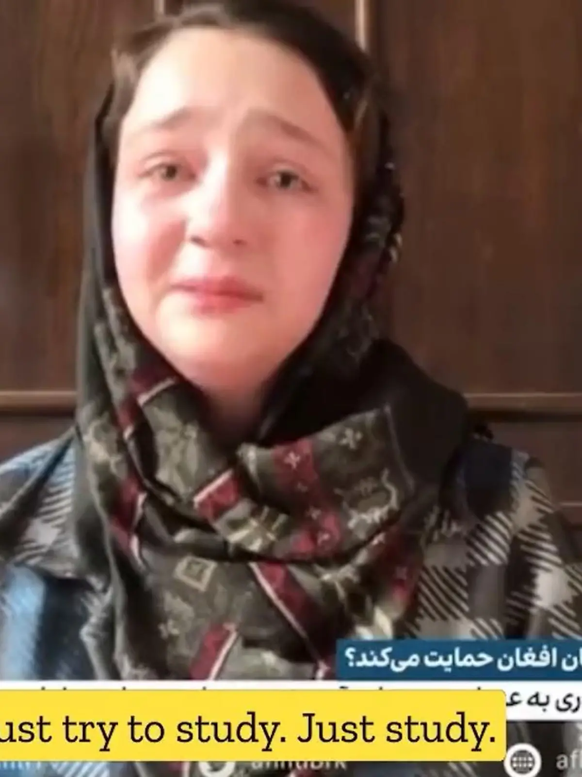 Sumaya weint verzweifelte Tränen in einem auf Twitter veröffentlichten Video.