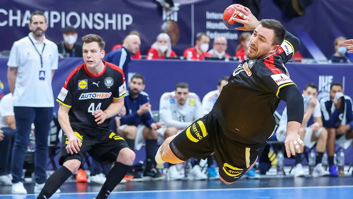 Handball: WM, Finalrunde, Viertelfinale Frankreich - Deutschland in der Ergo Arena. Deutschlands Spieler Jannik Kohlbacher wirft.
