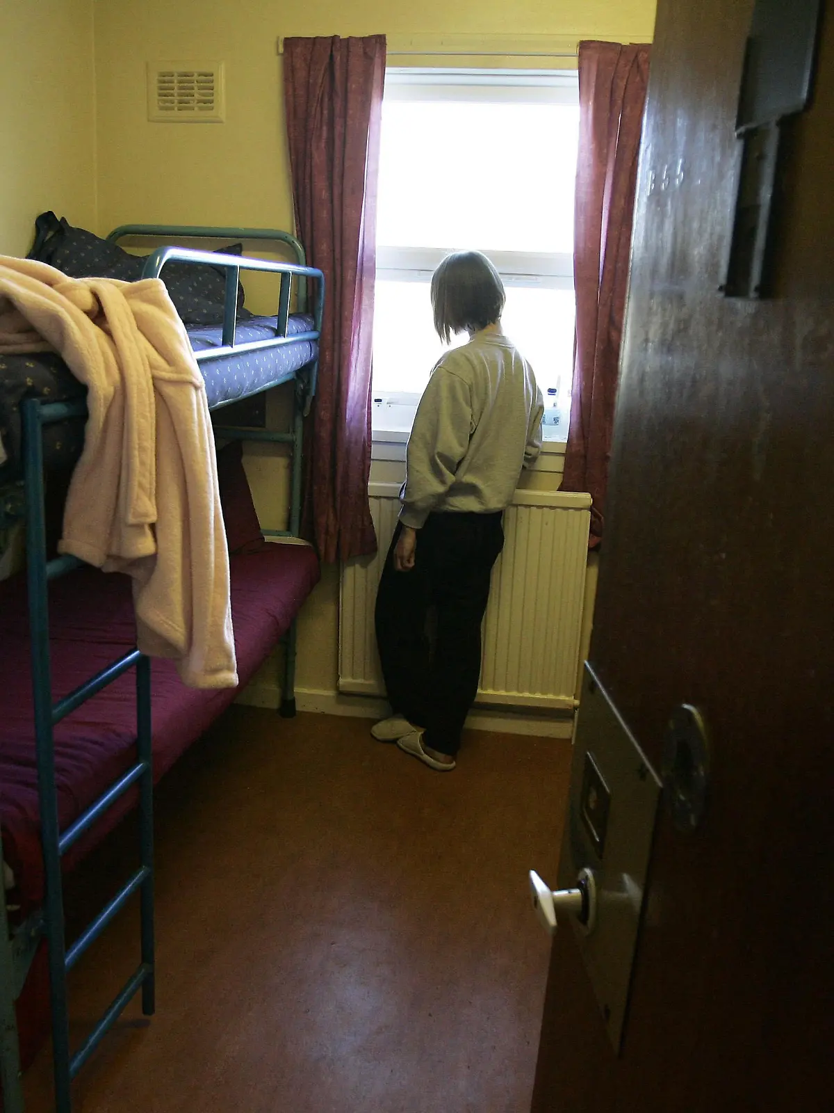 Record Scottish prison population. A female prisoner in a cell at Cornton Vale prison in Stirling, Scotland's only female prison, after figures revealed Scotland's prison population had hit a record high. Picture date Tuesday 12th February 2008. Foto: Andrew Milligan/PA Wire +++(c) dpa - Report+++