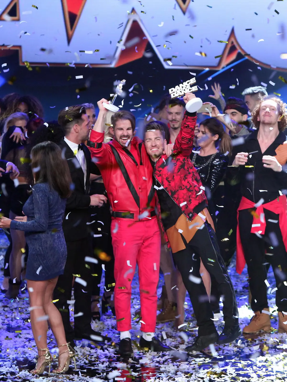 Die Entscheidung: Bene Mayr (l.) und Philipp Boy holen sich den Titel "Dance Dance Dance"-Star 2016. 