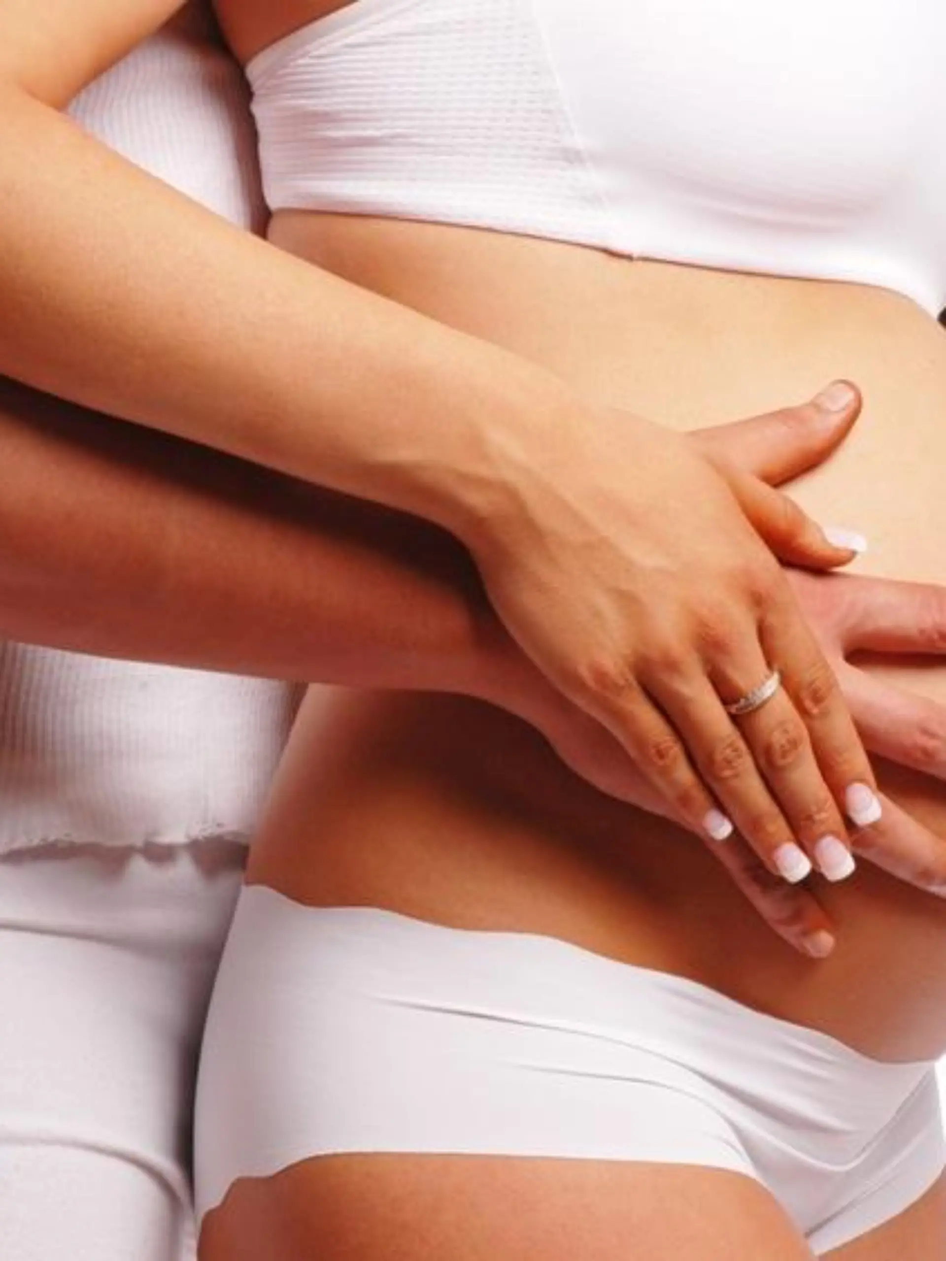 a pregnant woman and a man make a beautiful couple