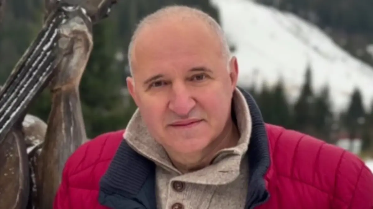 Kiew und die gesamte Ukraine stehen unter Bombenbeschuss. So schlimm wie seit Kriegsbeginn. Aber es gibt immer wieder Menschen, die diesem Leid trotzen und durch ihre Taten zu echten Mutmachern werden. Wie der Arzt Borys Todurov. Er schenkte jetzt erst einem jungen Patienten (14) sein Leben, indem er seines riskierte.