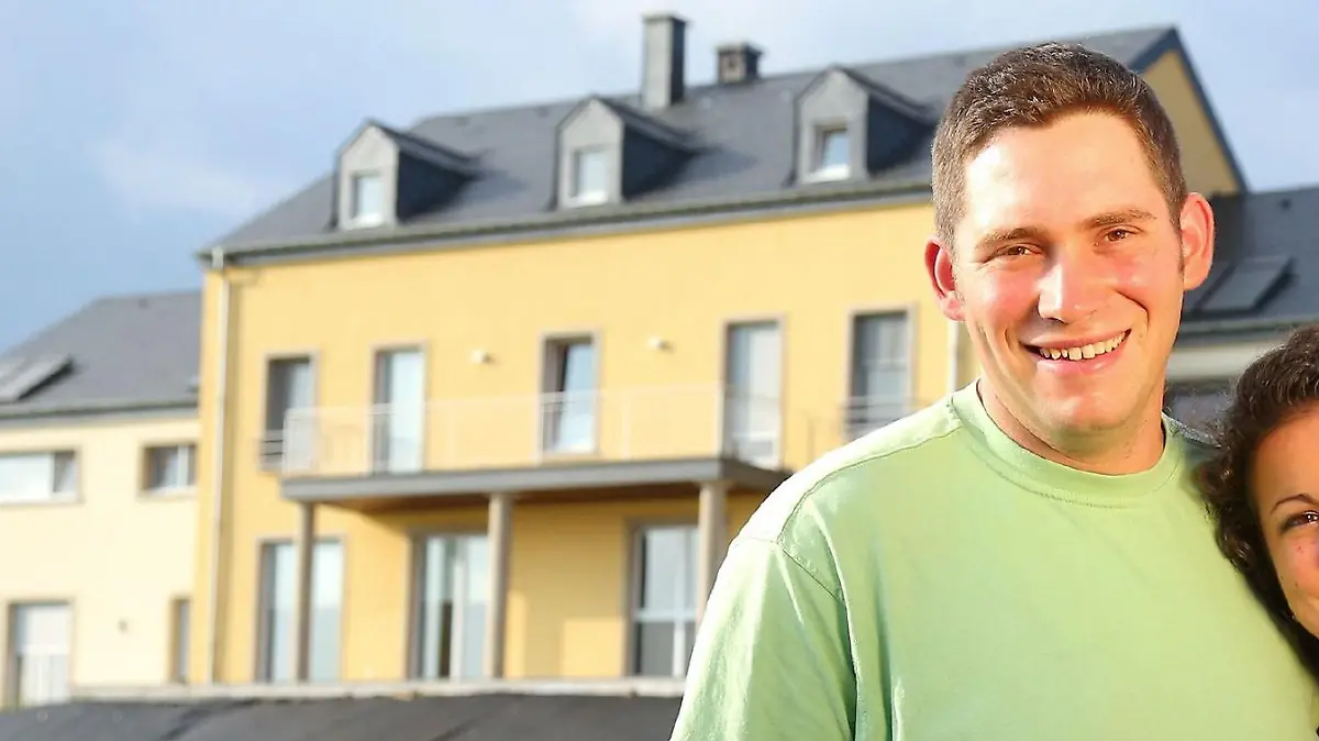 Oh là là, da hat Amor mitten ins Herz getroffen! Im Herbst 2013 lernte der Luxemburger Guy seine Victoria bei "Bauer sucht Frau" kennen und lieben. Nach Guys Heiratsantrag im Dezember 2014 geben die beiden sich nun in seiner Heimat das Ja-Wort.