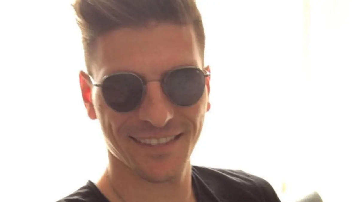 Im Frühsommer lächelte Mario Gomez noch in der Istanbuler Sonne - nun geht es für ihn nach Wolfsburg