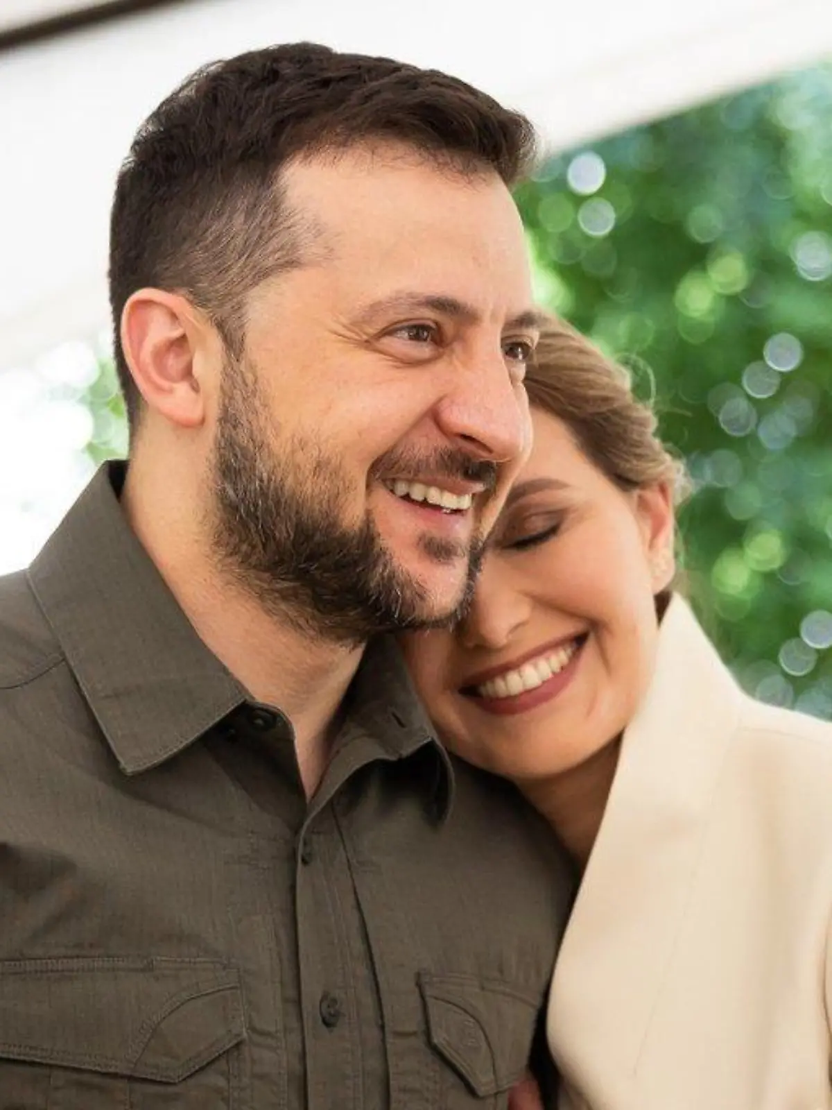 Olena Selenska hat ihrem Ehemann über den Kurznachrichtendienst Twitter zum 45. Geburtstag gratuliert und dieses Foto gepostet.