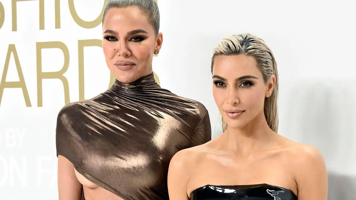 Khloe Kardashian, left, and Kim Kardashian attend the CFDA Fashion Awards at Cipriani South Street on Monday, Nov. 7, 2022, in New York. (Photo by Evan Agostini/Invision/AP)