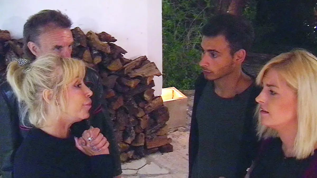 Der Auszug der Wellers hat es in sich: nachdem Maria Weller (l.) ihren Krieg gegen Thorsten nicht gewinnen konnte und bei der Nominierung unterlag, muss sie sie nebst Gatte René nun das Haus verlassen - das das nicht ohne Krach abgeht, ist selbstverständlich. r.: Rajab Hassan, Xenia Prinzessin von Sachsen