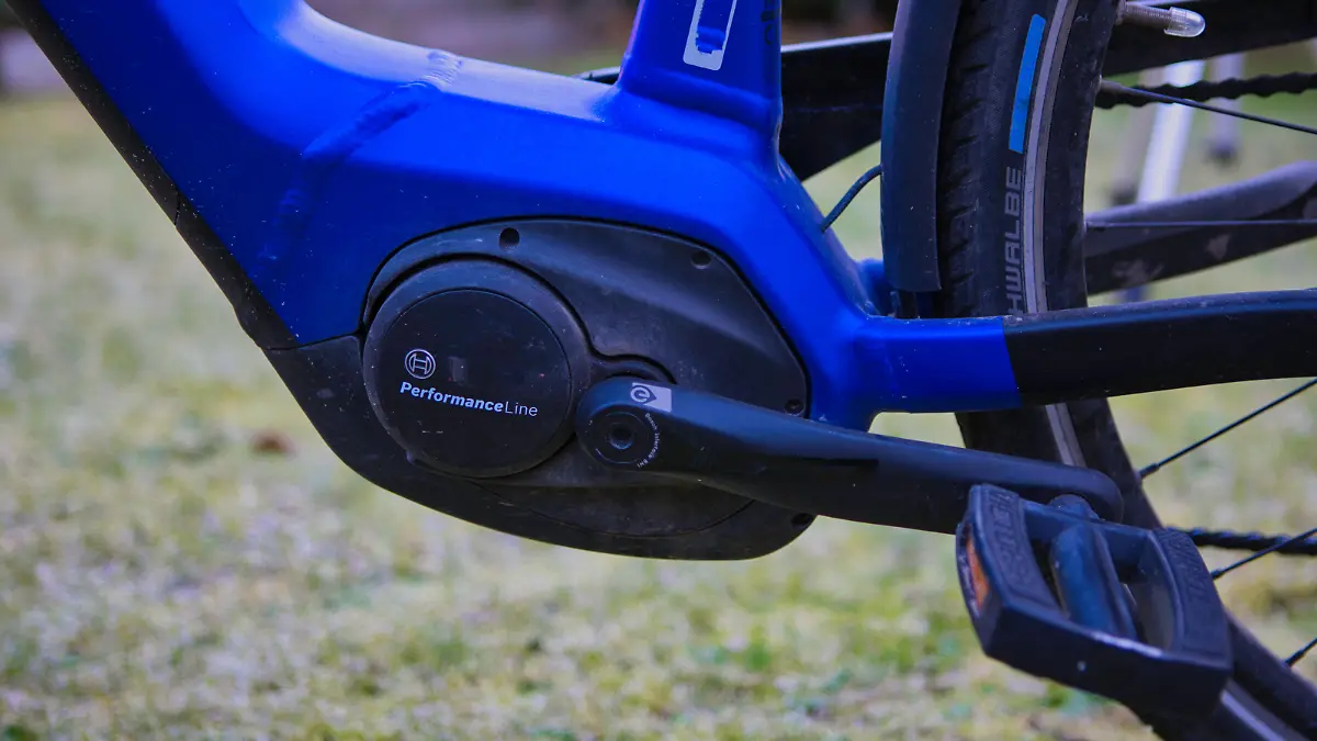 RTL-E-BIKE-Mittelmotor-blau-1-Torsten-Rabe MGL8028