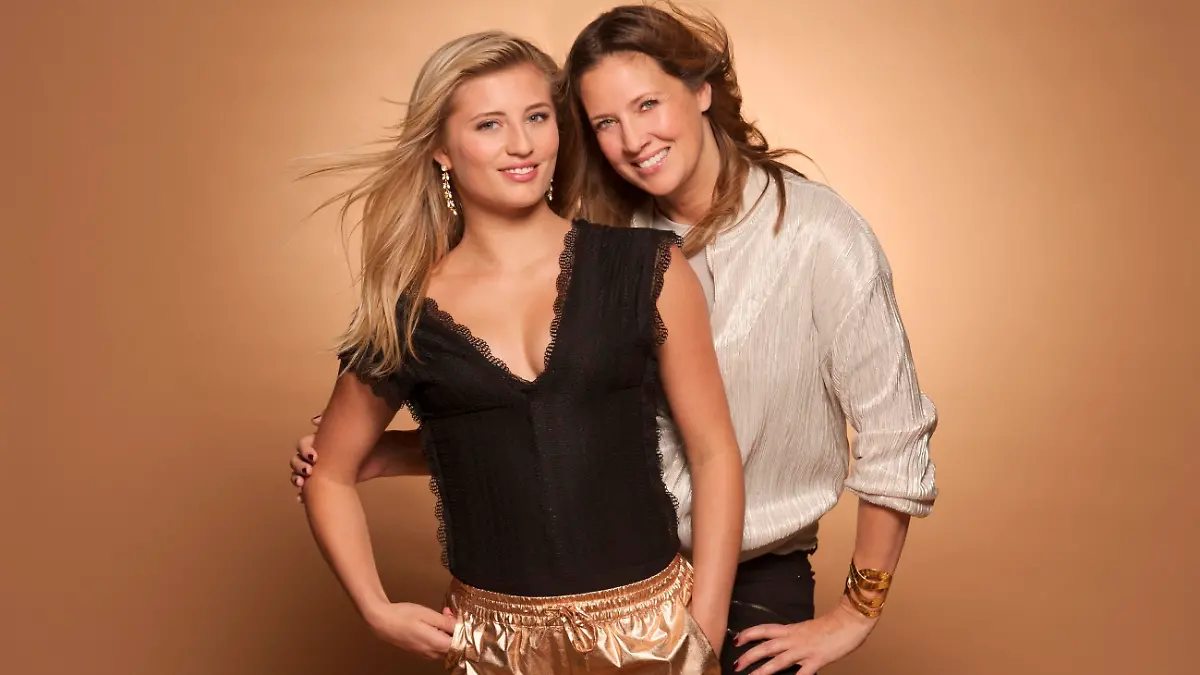Luna (l.) und Dana Schweiger