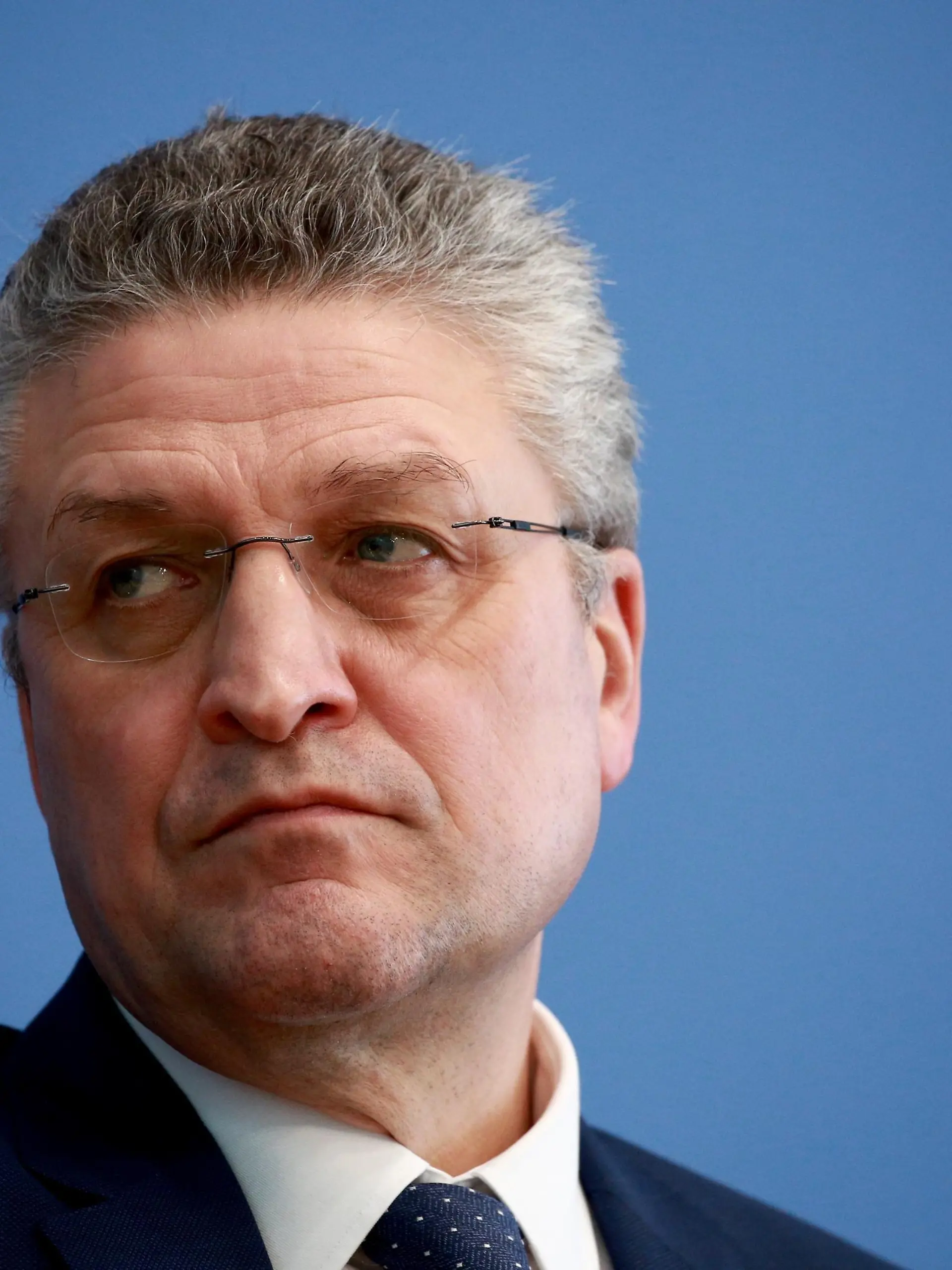 Lothar H. Wieler, Präsident Robert Koch-Institut (RKI) unterrichtet die Medien über die Corona-Lage im Lockdown auf einer Pressekonferenz in der Bundespressekonferenz am 12. Februar 2021 in Berlin, Deutschland.

*** Federal Press Conference on pandemic Corona situation in Lockdown, Berlin, Germany - 12 Feb 2021 ***