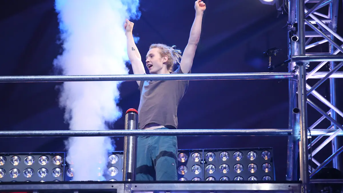 BU: Der Athlet Bertolt Schirmacher aus Hamburg kämpft in dem Parcours um den Einzug in das Finale. BB: Erste Staffel, Foto: RTL / Stefan Gregorowius, AZ 21.05.2016, Folge 1