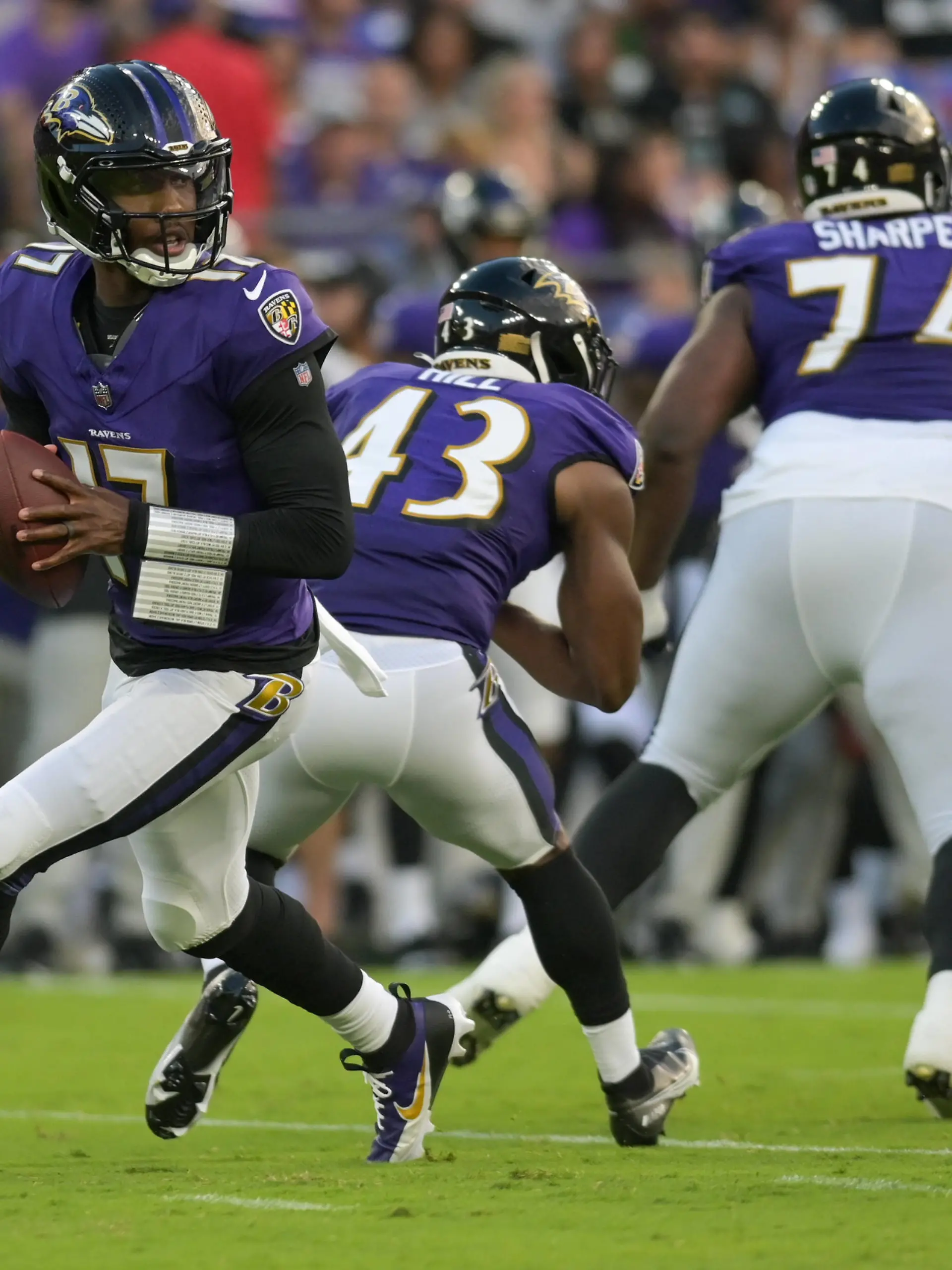 NFL, American Football Herren, USA Preseason-Philadelphia Eagles at Baltimore Ravens Aug 12, 2023 Baltimore, Maryland, USA Baltimore Ravens quarterback Josh Johnson 17 rolls out to pass during the first half against the Philadelphia Eagles at M&T Bank Stadium. Baltimore M&T Bank Stadium Maryland USA, EDITORIAL USE ONLY PUBLICATIONxINxGERxSUIxAUTxONLY Copyright: xTommyxGilliganx 20230812_twg_gb3_067