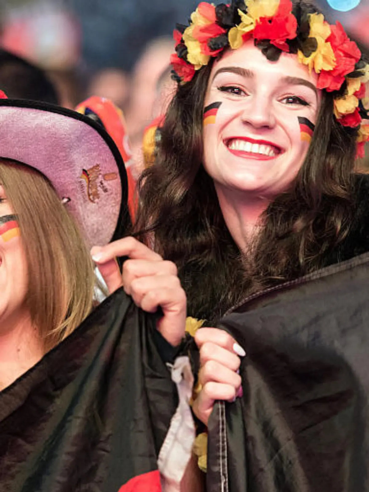 Bild zu: "Kritische Schadstoffe in Fan-Schminke"