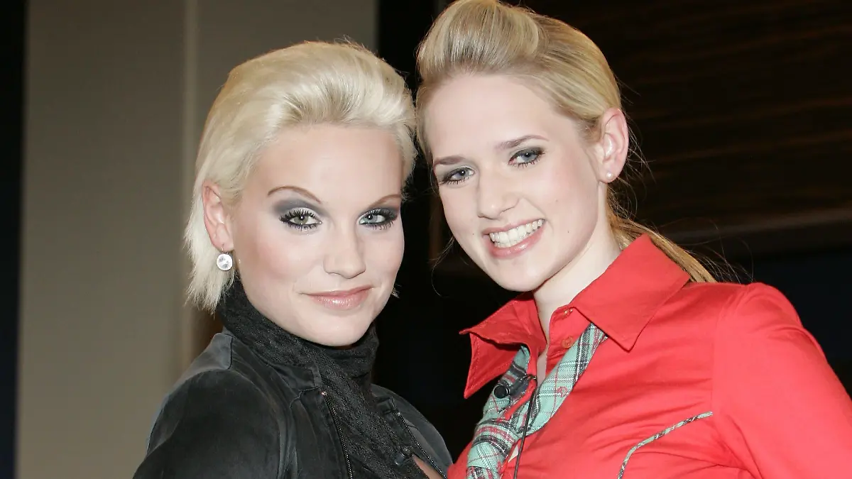 Dschungelcamp: Gina Lisa outet Sarah als Fleischesserin
Gina Lisa Lohfink und Sarah Knappik waren einst das nervende Freundinnen-Duo bei Heidi Klums Casting-Show "Germany's next Topmodel". Nichts, was die beiden prollig anmutenden Frauen nicht zusammen getan hÃ_tten.
Nun outet Gina Lisa Lohfink Sarah als Fleischesserin. Was fÃ_r ein gemeiner Schachzug. SchlieÃülich hat sich Sarah Knappik mit ihrer Behauptung Vegetarierin zu sein, an sÃ_mtlichen Ekelessen in der letzten DschungelprÃ_fung vorbeigemogelt. Die dralle Blondine Ã_tzt weiter gegen ihre ehemalige Busenfreundin. Sie fÃ_nde es sehr schade, was aus Sarah geworden sei. Mittlerweile sei sie nur noch zickig, nerve und erzÃ_hle LÃ_gengeschichten. Bilder vom 07.05.08