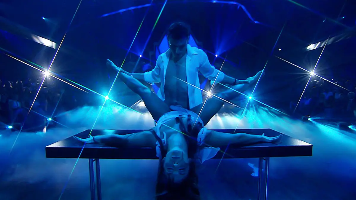 Einfach heiß! Sarah und Robert mit dem Contemporary Let's Dance 2016: Finale