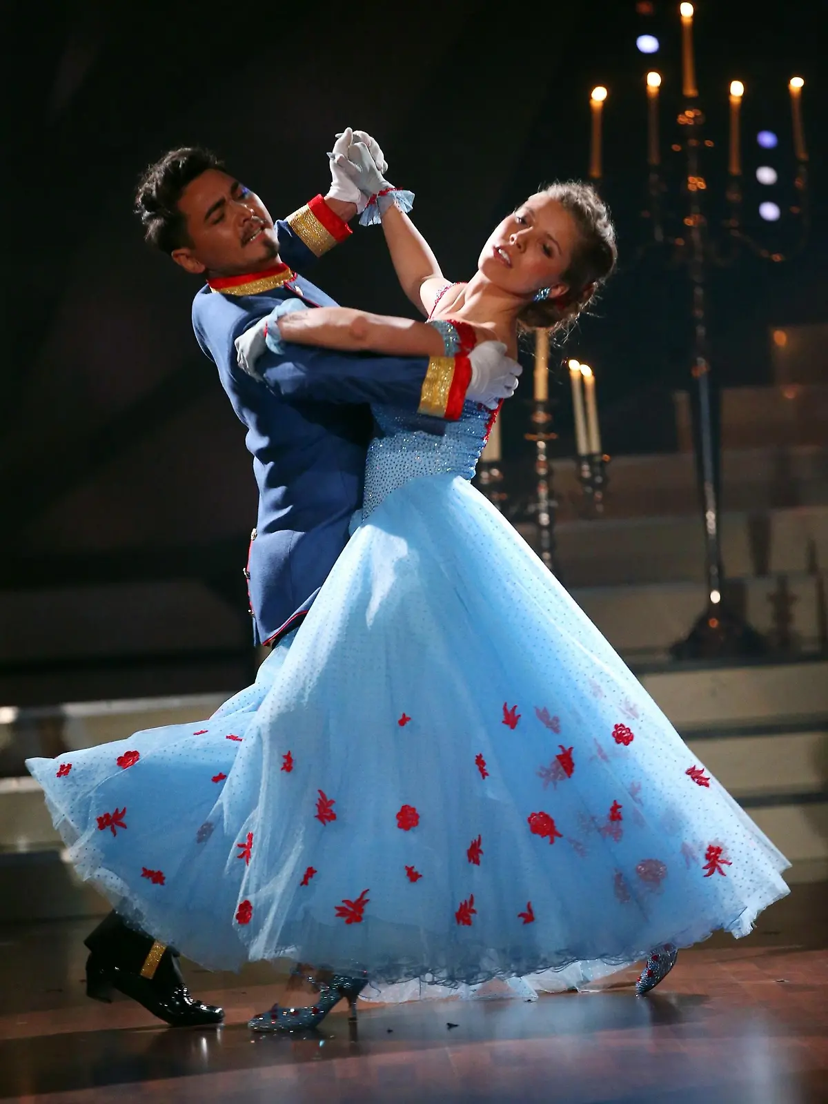 Victoria Swarovski und Erich Klann.   Verwendung der Bilder für Online-Medien ausschließlich mit folgender Verlinkung:'Alle Infos zu 'Let's Dance' im Special bei RTL.de: http://www.rtl.de/cms/sendungen/lets-dance.html