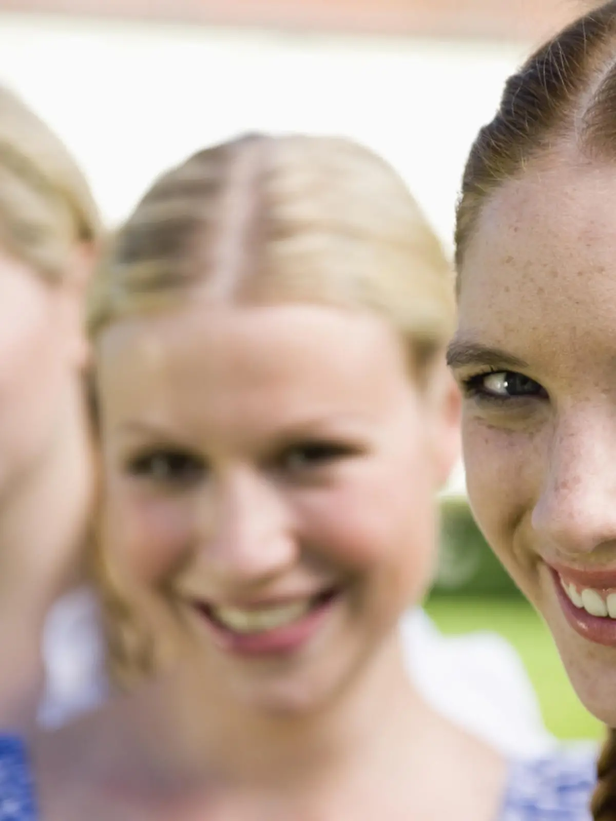 Bild zu: "Einfache Flechtfrisur: Braided Half Updo"