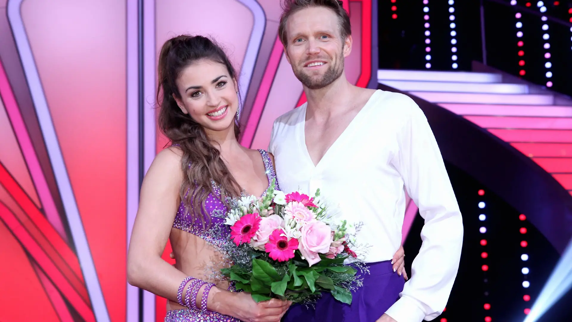 Julius Brink und Ekaterina Leonova sind ausgeschieden       Verwendung der Bilder für Online-Medien ausschließlich mit folgender Verlinkung:'Alle Infos zu 'Let's Dance' im Special bei RTL.de: http://www.rtl.de/cms/sendungen/lets-dance.html