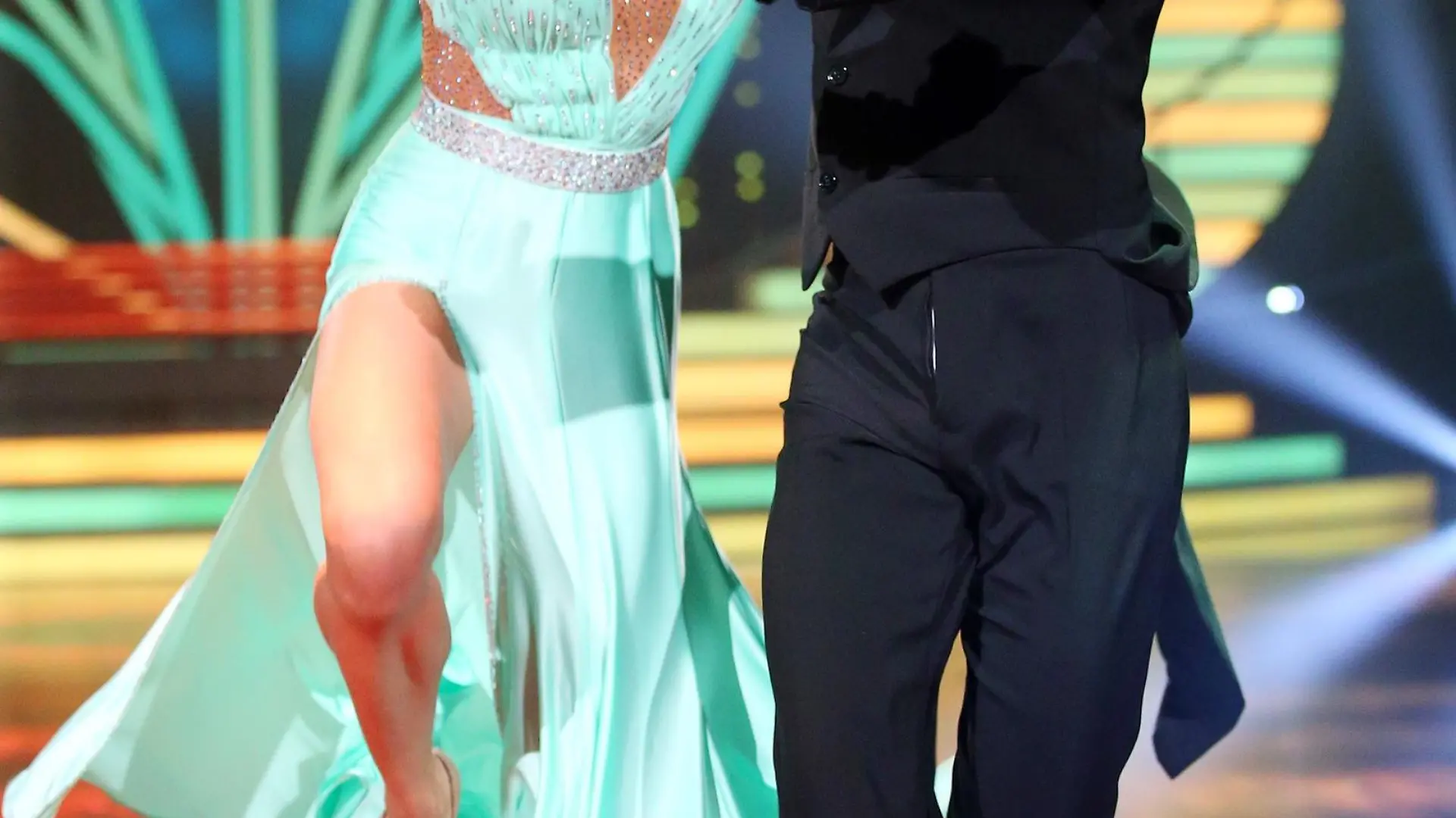 Jana Pallaske und Massimo Sinató. Verwendung der Bilder für Online-Medien ausschließlich mit folgender Verlinkung:'Alle Infos zu 'Let's Dance' im Special bei RTL.de: http://www.rtl.de/cms/sendungen/lets-dance.html