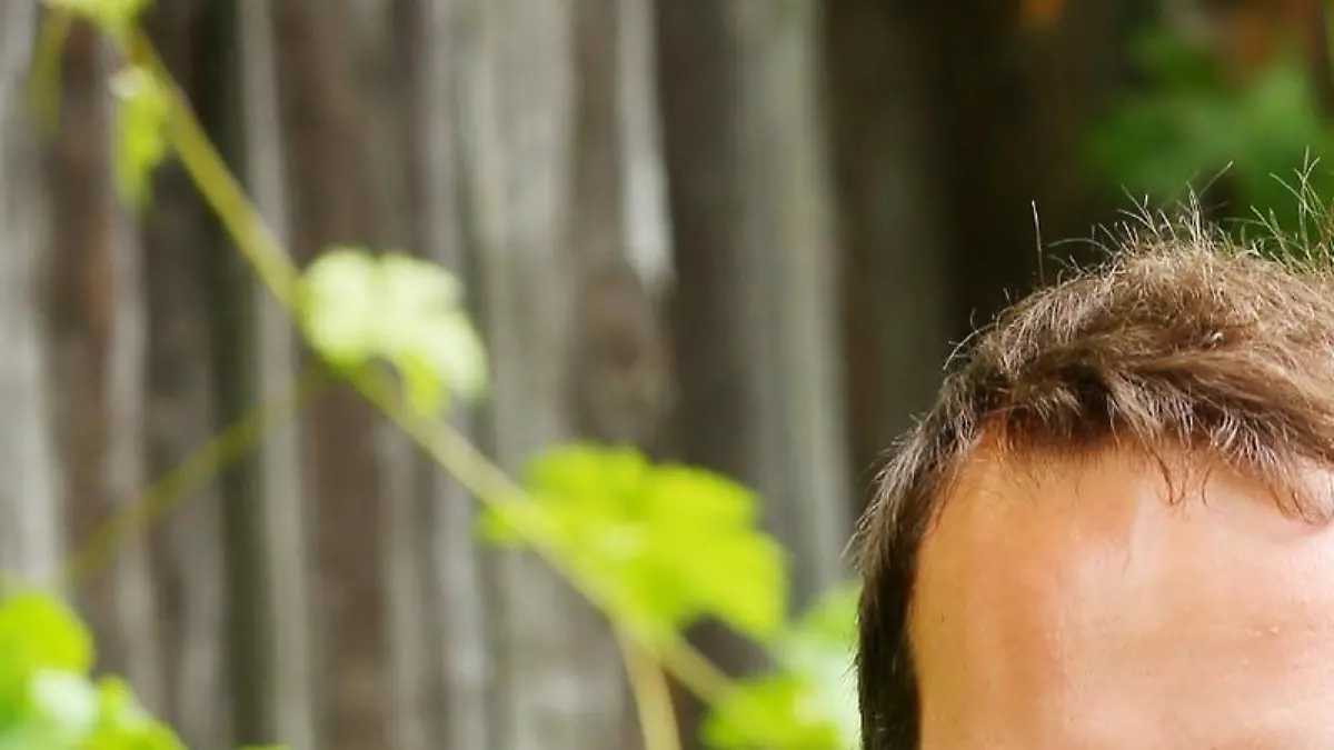 Christian (31), der liebevolle Rinderzüchter aus Bayern.
