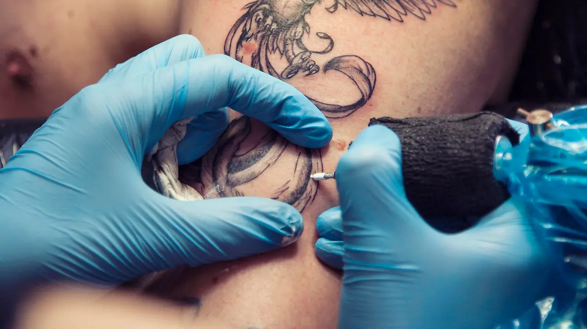 Tattoo wird gestochen
