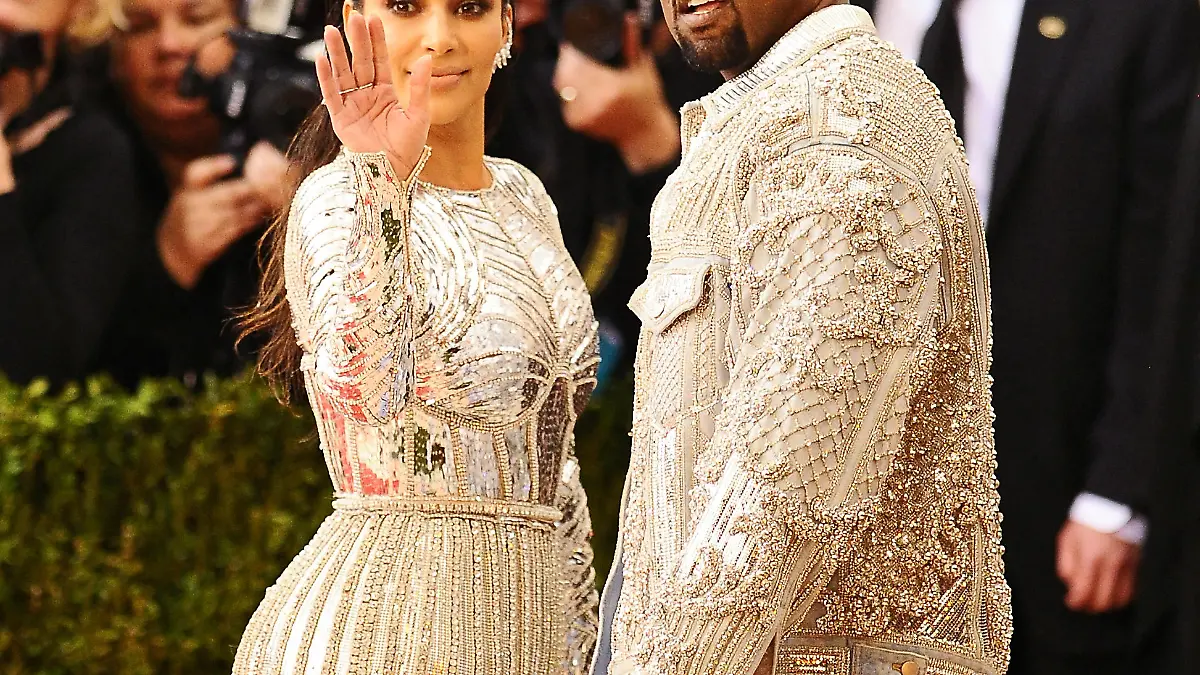 Kim Kardashian and Kanye West are a stylish pair as they arrive at the 2016 Met Gala in New York City, New York on May 3, 2016.
<P>
Pictured: Kim Kardashian and Kanye West
<B>Ref: SPL1274410 030516 </B><BR/>
Picture by: SharpshooterImages / Splash News<BR/>
</P><P>
<B>Splash News and Pictures</B><BR/>
Los Angeles: 310-821-2666<BR/>
New York: 212-619-2666<BR/>
London: 870-934-2666<BR/>
photodesk@splashnews.com<BR/>
</P>