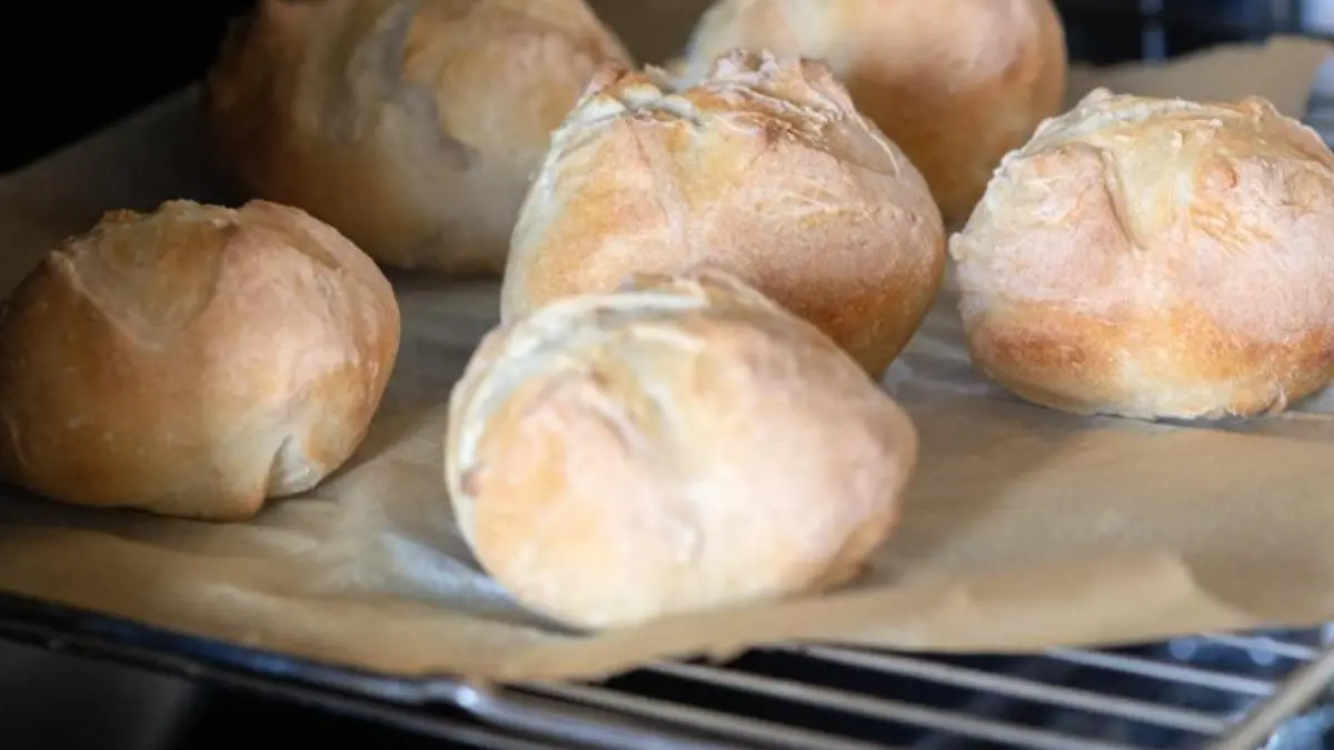 Aufbackbrötchen