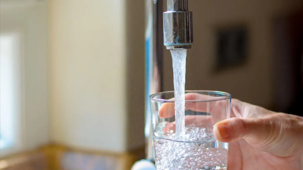 Leitungswasser kann man in Deutschland in der Regel bedenkenlos trinken