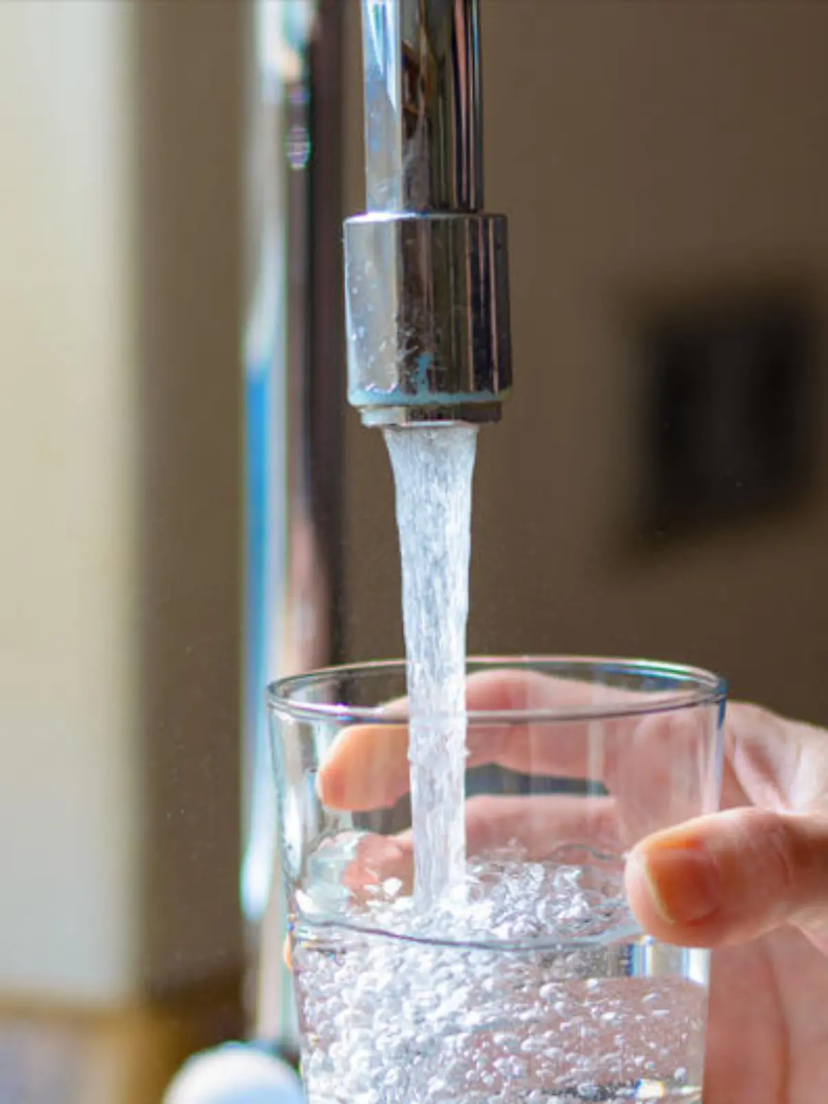 Leitungswasser kann man in Deutschland in der Regel bedenkenlos trinken