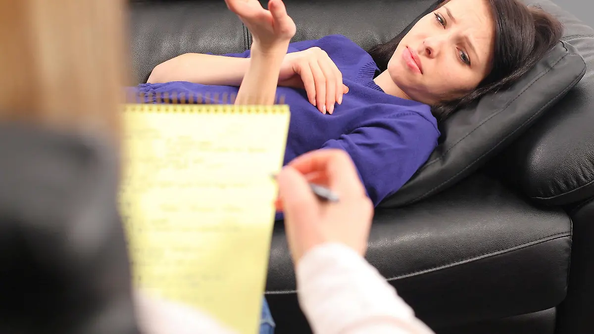 Woman and psychiatrist