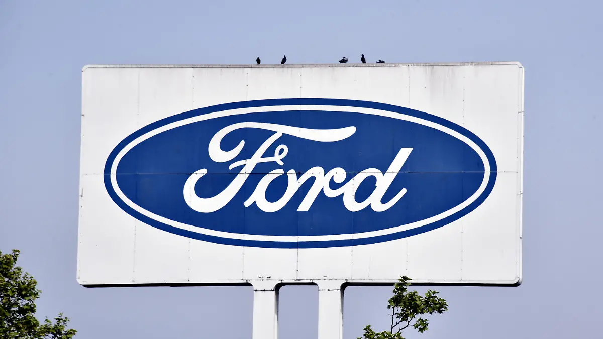 Logo, Schriftzug des Autohersteller FORD