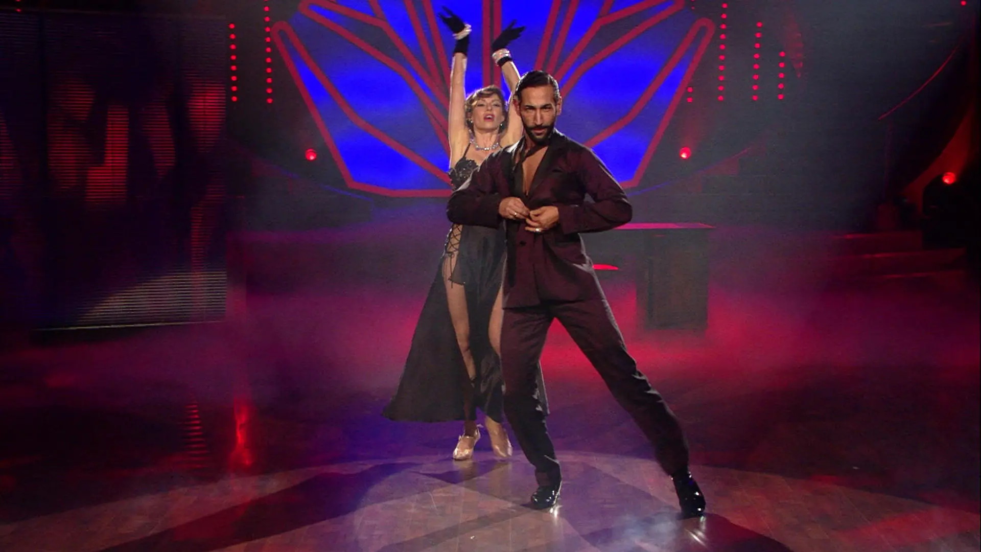 Jana Pallaske und Massimo Sinató mit ihrem Slowfox Let's Dance 2016: Sechste Liveshow