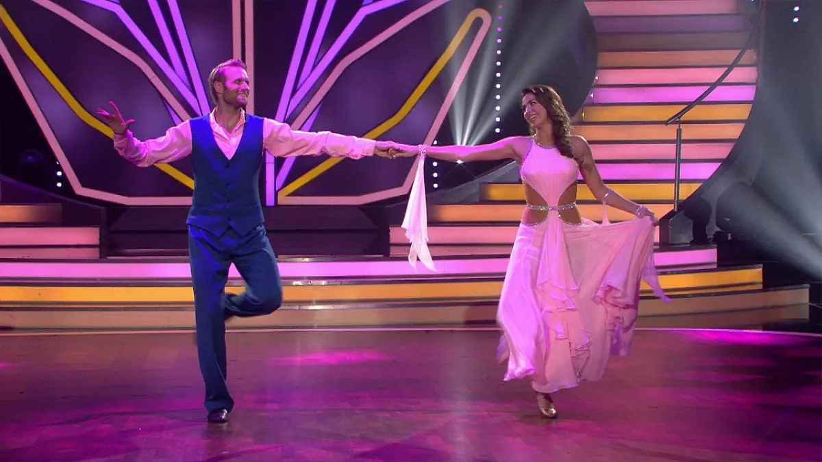 Slowfox-Zauber mit Julius Brink und Ekaterina Leonova Let's Dance 2016: Sechste Liveshow