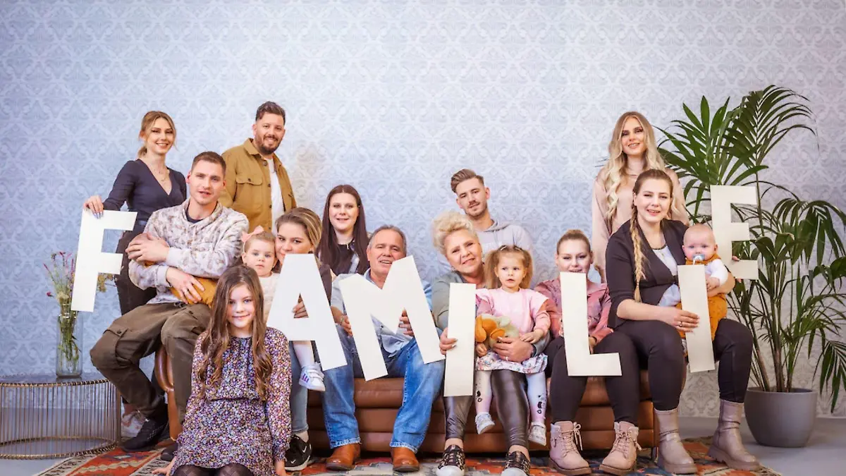 XXL-Familie: Die Wollnys bestehen aus Silvia und Harald, elf Kindern und 16 Enkelkindern