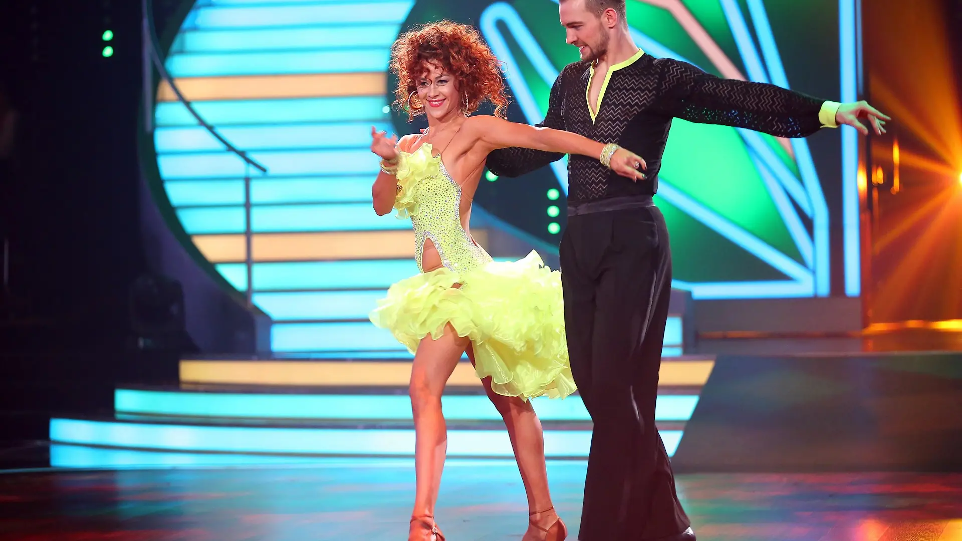 Eric Stehfest und Oana Nechiti. Verwendung der Bilder für Online-Medien ausschließlich mit folgender Verlinkung:'Alle Infos zu 'Let's Dance' im Special bei RTL.de: http://www.rtl.de/cms/sendungen/lets-dance.html