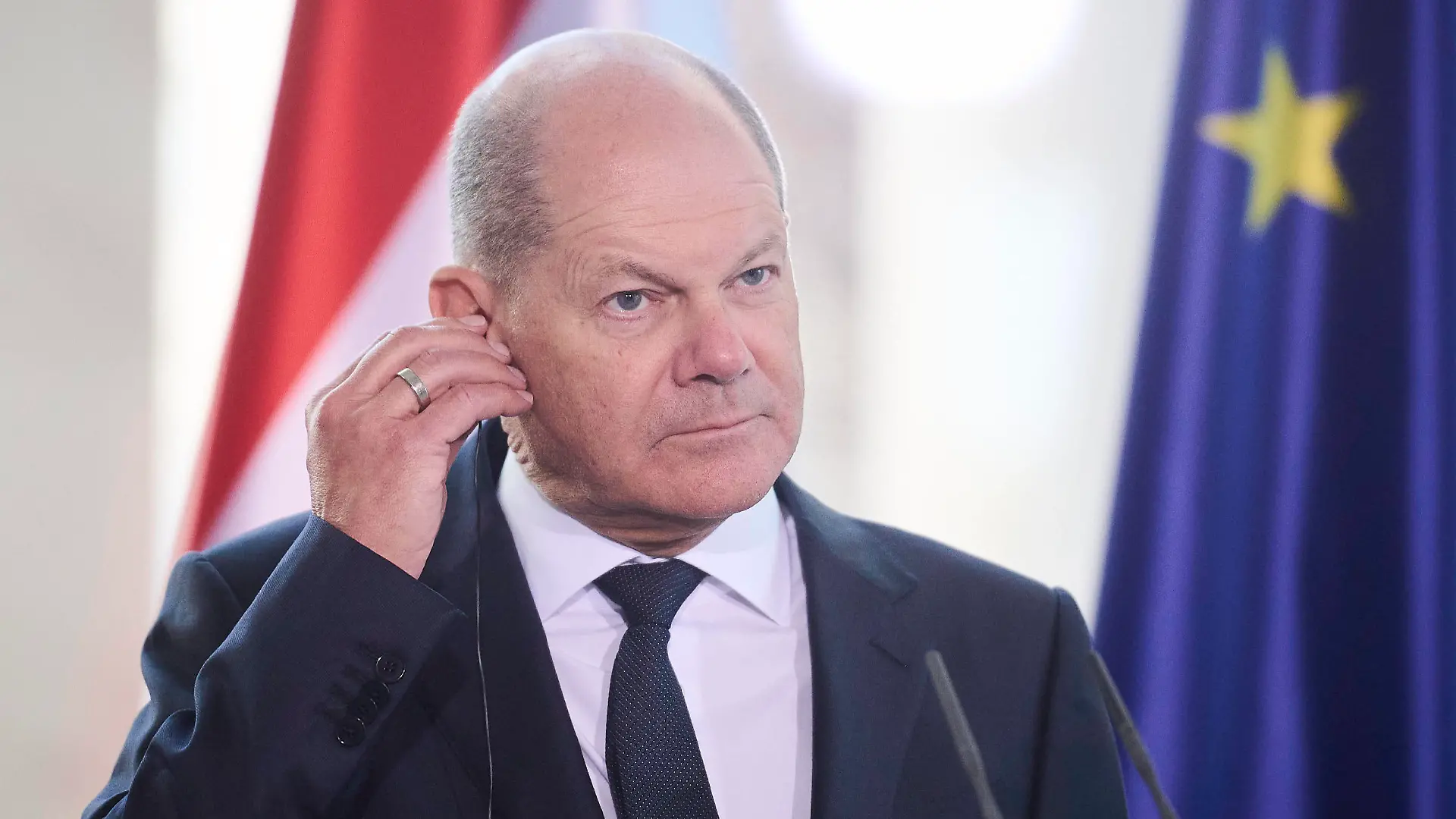 Berlin, Olaf Scholz trifft den Ministerpräsidenten der Republik Irak Mohammed Schia al-Sudani Bundeskanzler Olaf Scholz SPD während der gemeinsamen Pressekonferenz mit dem irakischen Ministerpräsidenten nach ihrem Gespräche am 13.01.2023 im Bundeskanzleramt in Berlin. Berlin Bundeskanzleramt Berlin Deutschland *** Berlin, Olaf Scholz meets the Prime Minister of the Republic of Iraq Mohammed Shia al Sudani Federal Chancellor Olaf Scholz SPD during the joint press conference with the Iraqi Prime Minister after their talks on 13 01 2023 at the Federal Chancellery in Berlin Berlin Federal Chancellery Berlin Germany